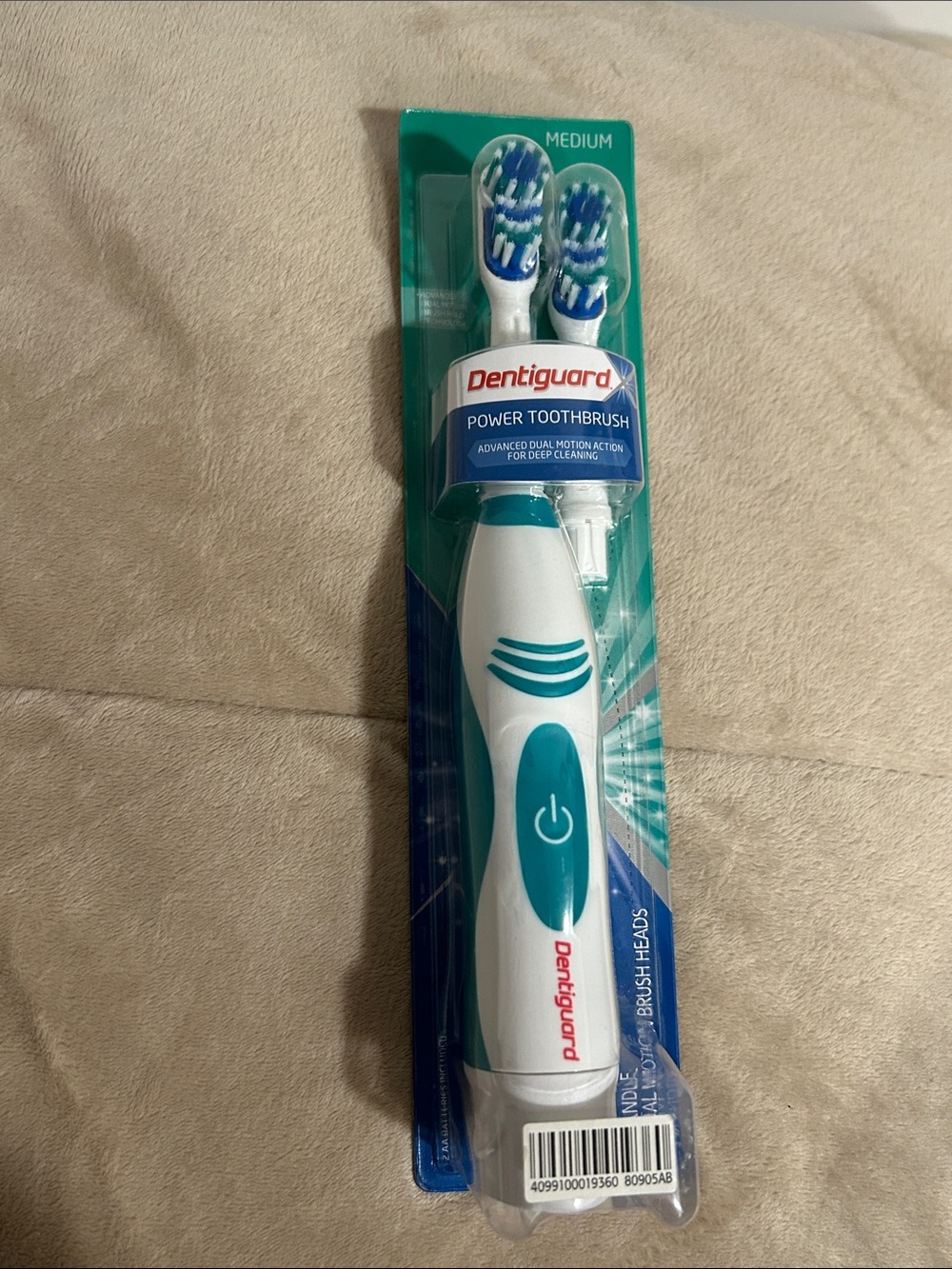 NWT Dentiguard Power Toothbrush Medium dual heads